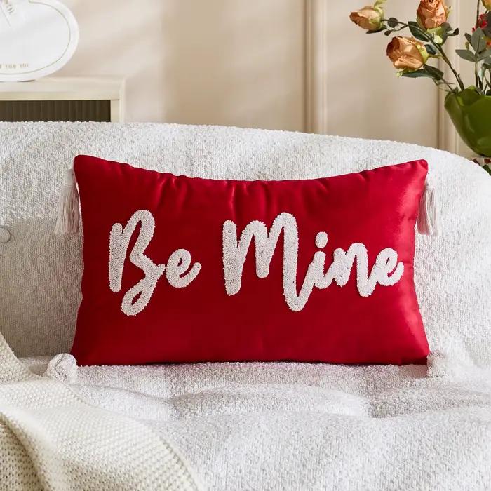 Housse de coussin en velours pour la saint-valentin, taie d'oreiller décorative brodée en forme de c