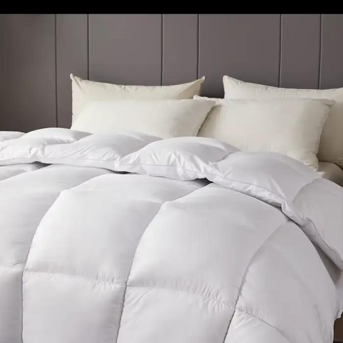 Couette douce et moelleuse pour quatre saisons, couverture matelassée épaisse, blanche, pour maison 