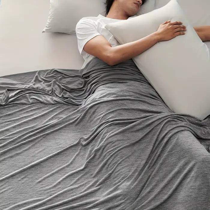 Couverture Rafraîchissante d'Été : Absorbe la Chaleur Corporelle, Garde au Frais, Respirante, Idéale