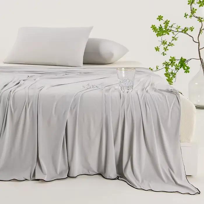 Couverture rafraîchissante monocouche en soie glacée pour l'été, légère et respirante, pour lit et c