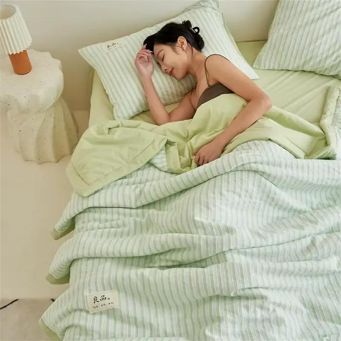 Couette d'été Stripe 100% coton, légère et respirante, sensation fraîche, douce pour la peau, pour l