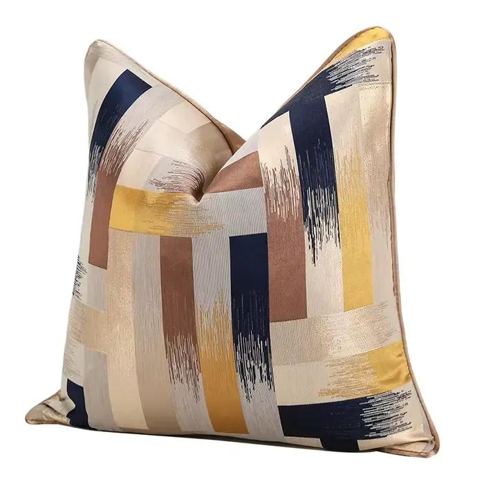 Juste de coussin décorative en jacquard doré