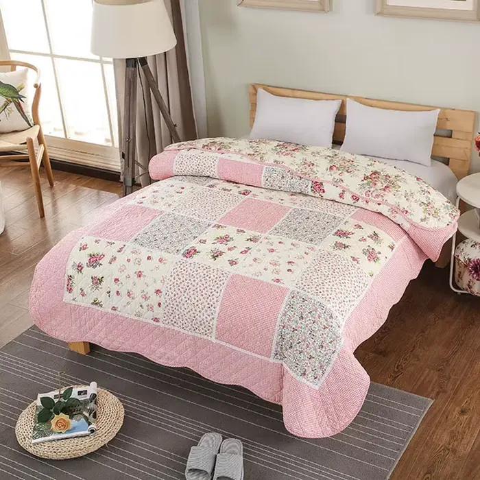Couette en patchwork floral rose – Couverture réversible 100% coton pour canapé de lit