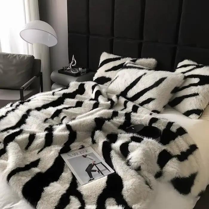 Couverture de Luxe en Fausse Fourrure de Renard