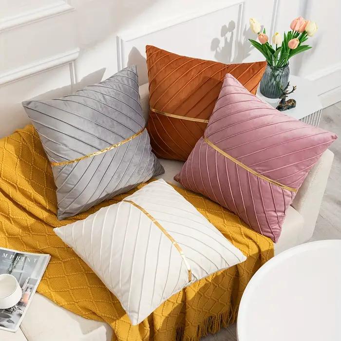 Housse de coussin carrée en velours doré gaufré