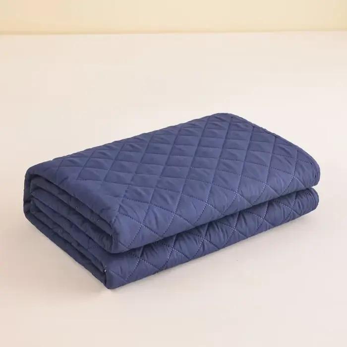 Coussin d'urine couvre-lit matelassé anti-saleté protecteur de lit imperméable pour chien couverture pour animaux de