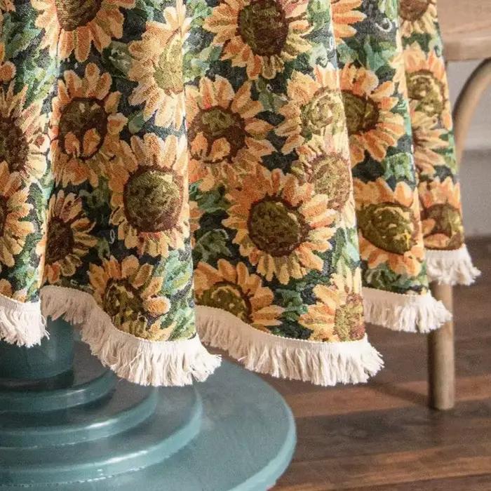 Nappes rondes à motif floral français