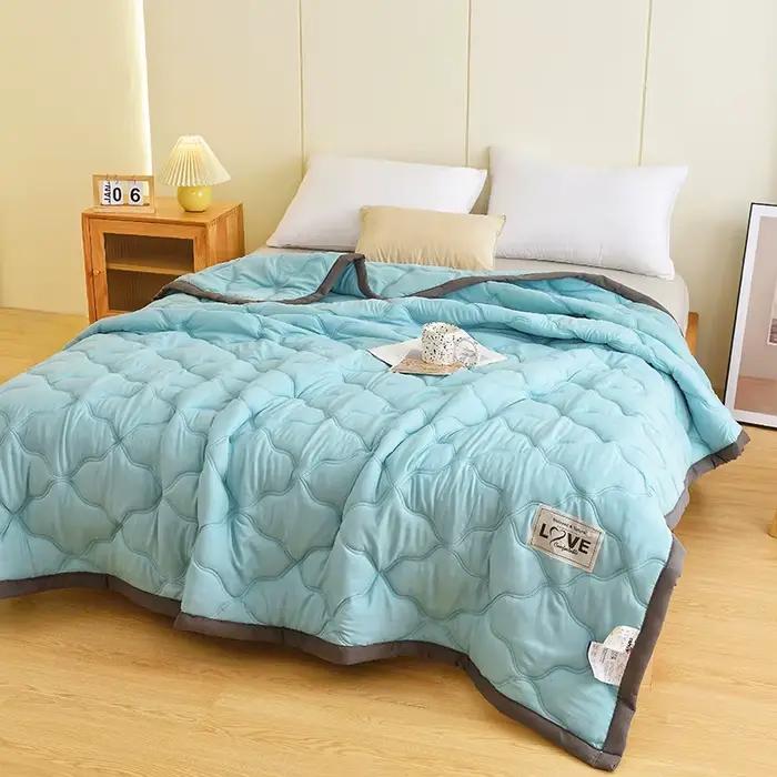 Couette d'été légère et respirante