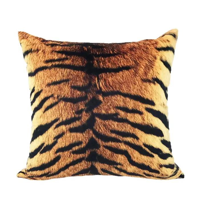 Housse de coussin en velours imprimé tigre léopard