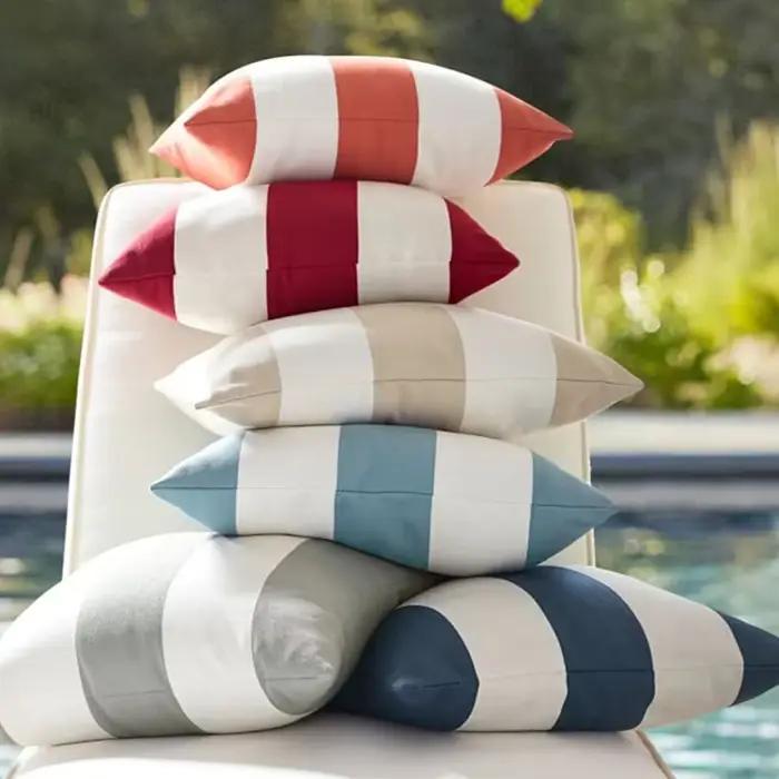 Juste de coussin géométrique en velours