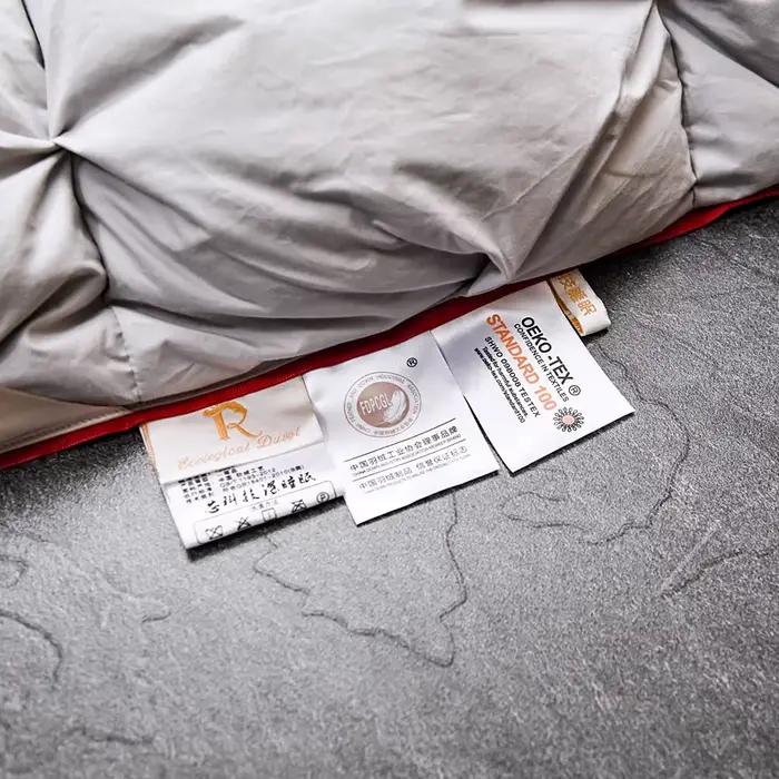 Couette en duvet d'oie blanche