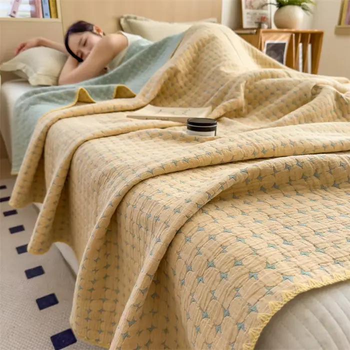 Couverture en gaze de coton 1 pièce, couette matelassée douce à rayures florales, couette de climatisation, housse de lit grise, couvre-lit pour la maison
