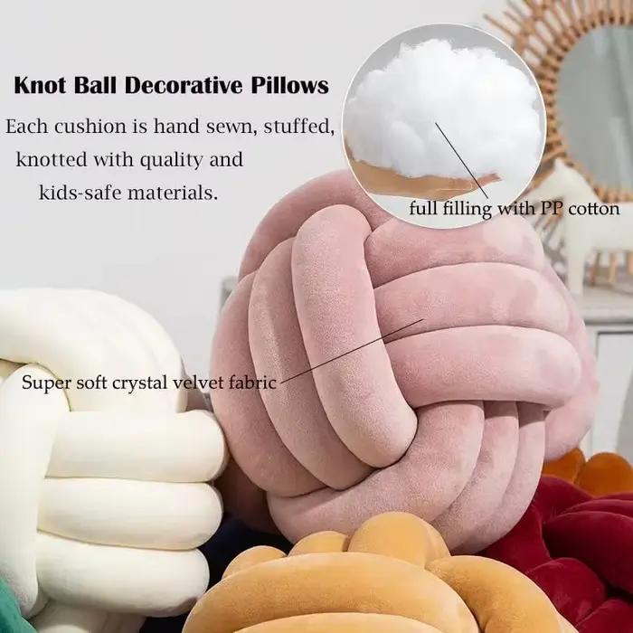 Coussin décoratif en forme de boule nouée en velours lilas pour la maison
