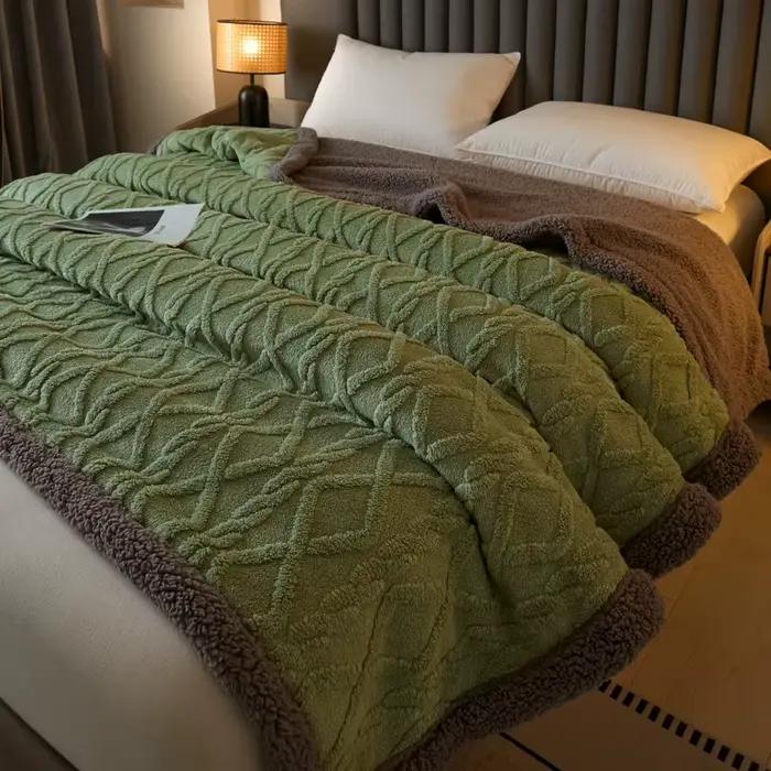 Couverture une pièce de style automne et hiver en flanelle de velours, adaptée à l'emploi comme couverture de lit ou de canapé en toutes saisons