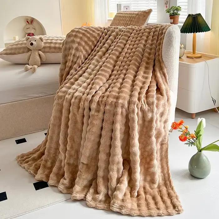 Plaid luxueux en fausse fourrure de lapin