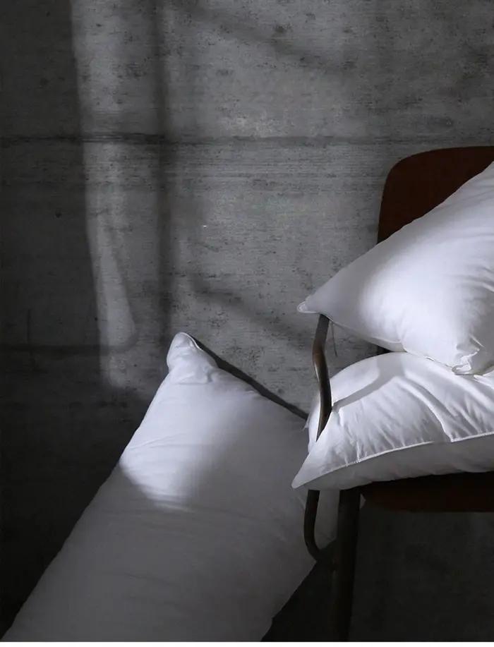 Oreiller en duvet d'oie 95% avec coque 100% coton, oreiller d'hôtel 5 étoiles 51x92 Cm, Types inférieurs, hauts et moyens personnalisés