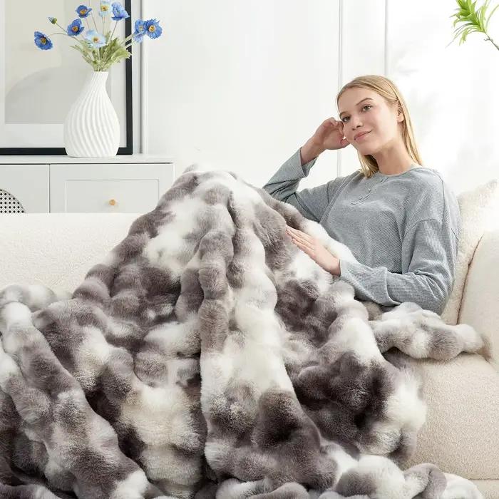 Couverture confortable en fausse fourrure Bliss pour canapé, couverture à bulles épaisse en peluche douce et pelucheuse pour canapé, chambre à coucher, salon