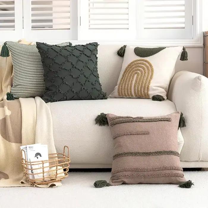 Housse de coussin à pampilles touffetées géométriques indiennes, taie d'oreiller moderne café vert, taies d'oreiller décoratives brodées pour la maison, pour canapé