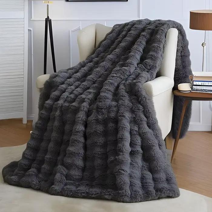 Couverture Douillette en Fausse Fourrure de Lapin, Double Épaisseur, Chaude et Confortable pour l'Automne et l'Hiver, Idéale pour Canapé et Genoux, Douce pour la Peau