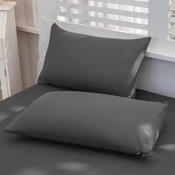 Housse de protection anti-poussière pour literie