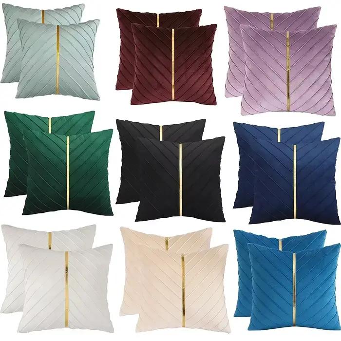 Housses de coussin en velours avec cuir doré