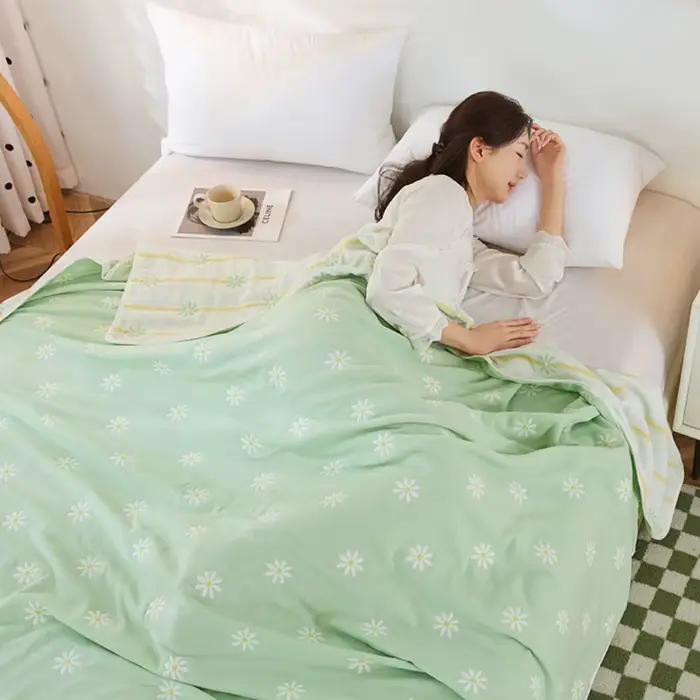 Couverture KDV en mousseline 100% coton multifonctionnelle pour adultes et enfants, couverture de canapé-lit, couverture douce et agréable pour la peau, couverture de serviette d'été pour toutes les saisons