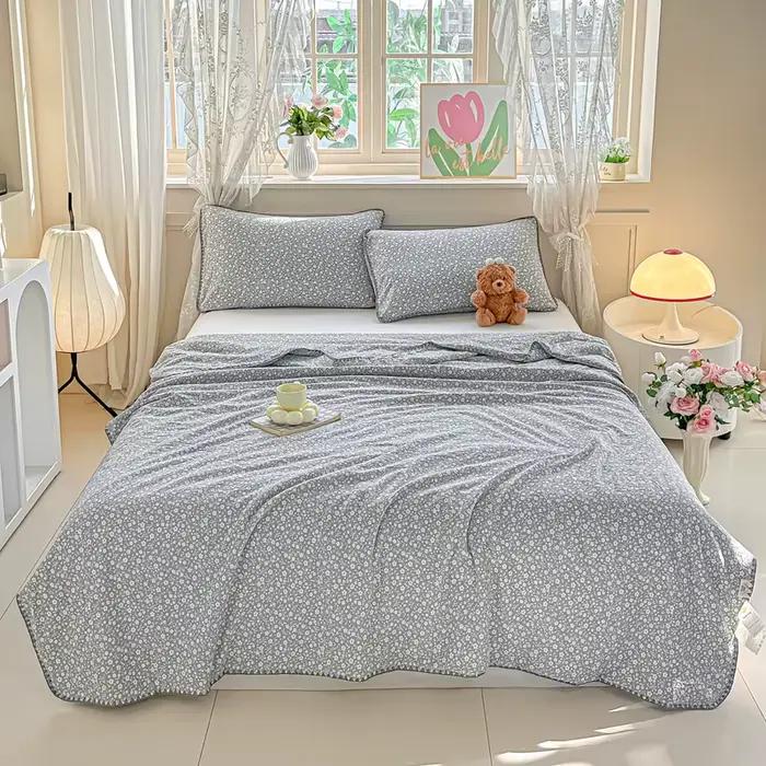 Couette d'été en coton froissé brodée de motifs floraux – Couverture légère pour les nuits chaudes