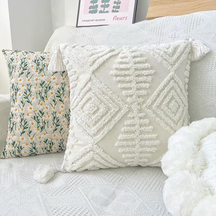 Taie d'oreiller florale brodée pour la décoration intérieure