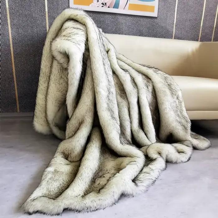 Couverture de luxe en fausse fourrure de renard