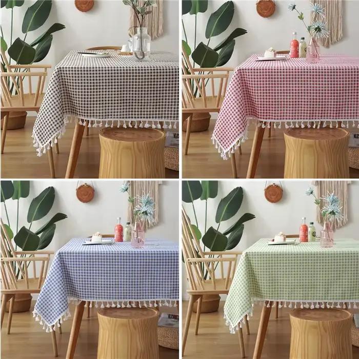 Petite nappe fraîche à carreaux nordique avec ourlet en dentelle
