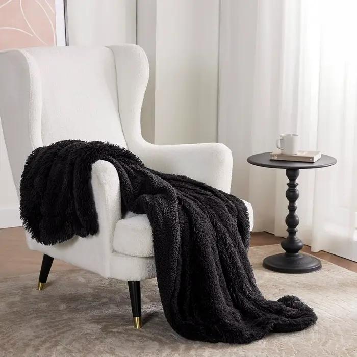 Couverture noire moelleuse