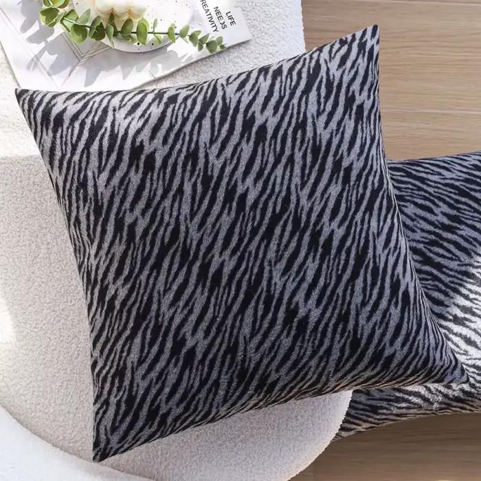 Housses d'oreiller à rayures zébrées teintes en fil, taie d'oreiller douce et Durable de 18x18 pouces, résistante à la décoloration, décoration nordique moderne pour canapé de salon, 2 pièces