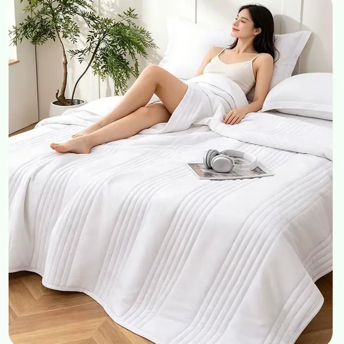 Couette d'été matelassée légère pour lit, double face, douce, respirante, fine, confortable, respectueuse de la peau, couvre-lit d'été King Size