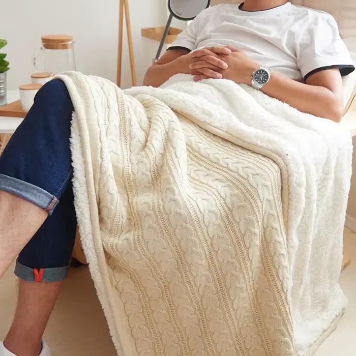 Couverture en tricot d'agneau Élnordique pour l'hiver