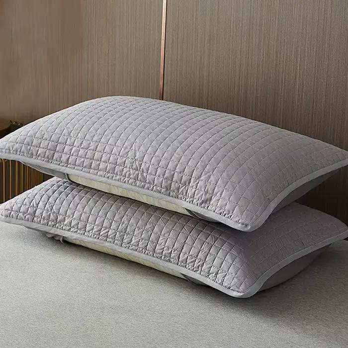 Housse de coussin en coton confortable avec couche isolante anti-acariens