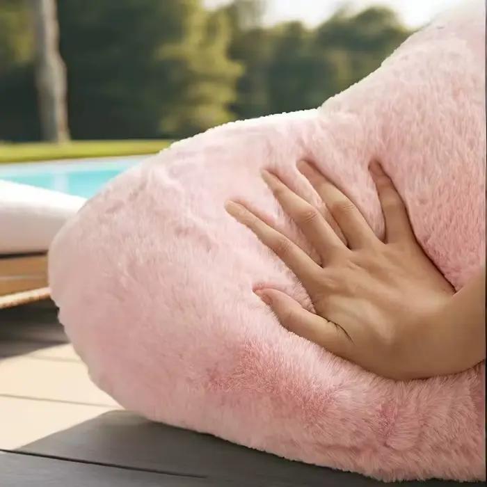 Coussin décoratif en forme de cœur rose 30x40cm pour salon