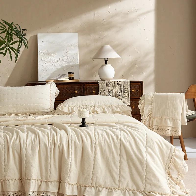 Ensemble de couvre-lit matelassé en lin et coton de style français 3 pièces, couvre-lit élégant avec bordure en dentelle, couleur unie pour toutes les saisons et 1 housse de couette